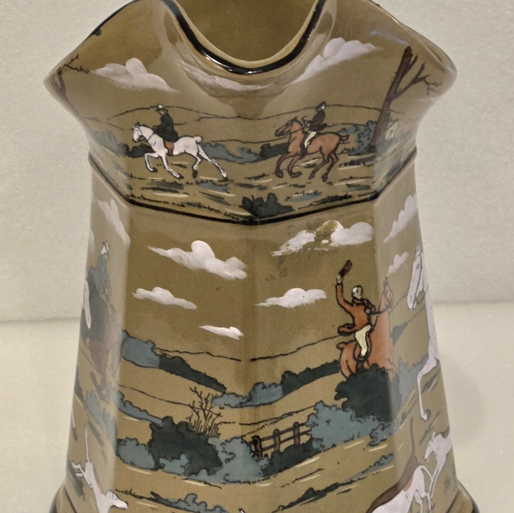 Buffalo Pottery Deldare Ware Pitcher 64 Oz The Fallonfield Hunt Breaking Cover - Picture 4 of 10